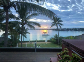 Beachfront Penthouse 3 bedrooms - Grand Baie Mauritius